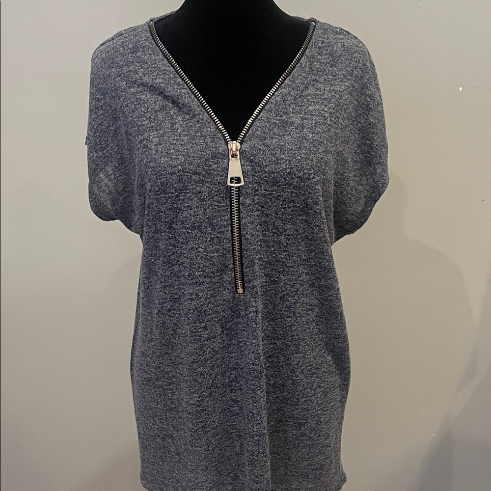 Women's blue big Zippered Top large like new
